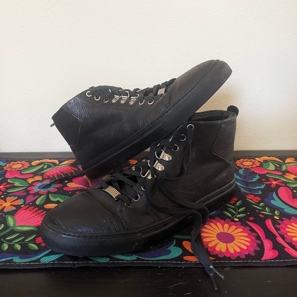 Balenciaga Boots - Picture 1 of 5